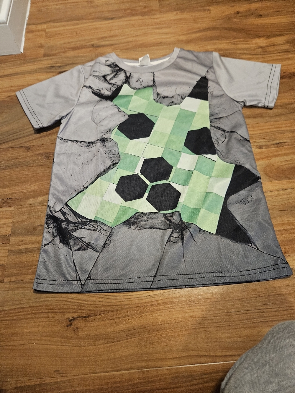 Gray & Green Kids Graphic Tee - Brand Unspecified 7 Y/o Minecraft Inspired